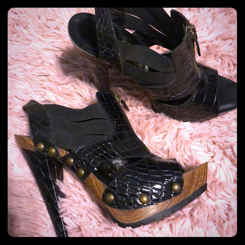 Jessica Simpson heels
